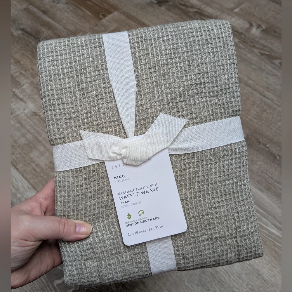 NWT Pottery Barn Set Belgian Flax Linen Waffle Weave Sage Green King Shams